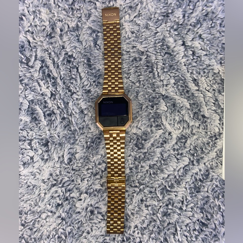 Nixon rerun men’s watch